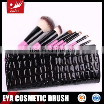 makeup brush sets in makeup brush pouch