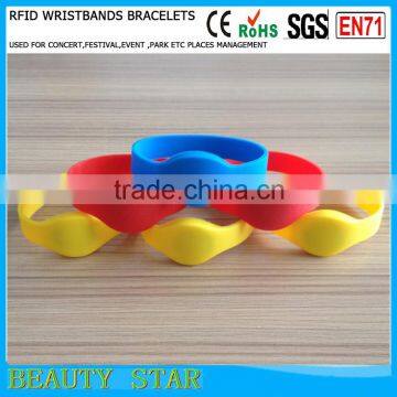 Cheapest hot selling RFID wristbands,62-74 different size Silicone RFID wristbands for event&festival use