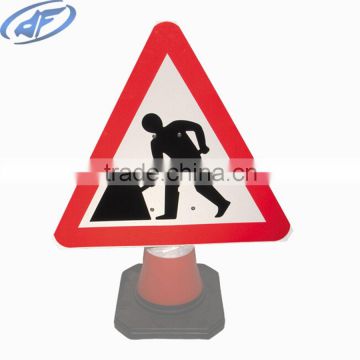 Best Quality Trademark Traffic Sign Reflector triangle traffic sign                        
                                                Quality Choice