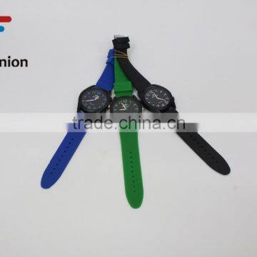 No.1 yiwu exporting commission Promotion items man watch popular new colorful time watch agent wanted