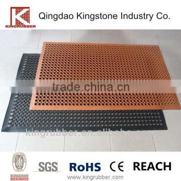 Anti slip oil resistant rubber mesh mat