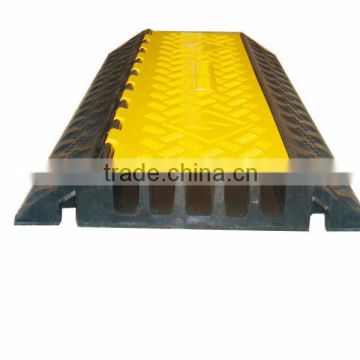 economical rubber 5 channel cable ramp for truck hose 5 channel rubber cable cross stage cable protector