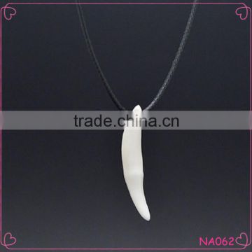 2015 Unique Design Tibet Style Beige Wolf Teeth Pendant Necklace men crystal wolf tooth pendant