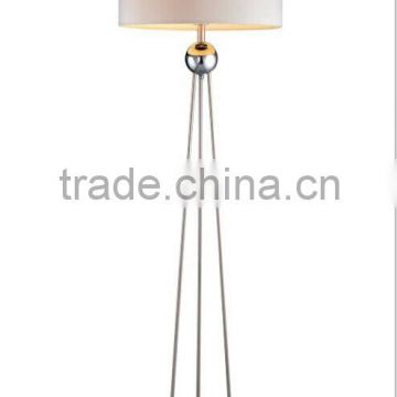 Hot sell contracted european metal tripod floor lamp