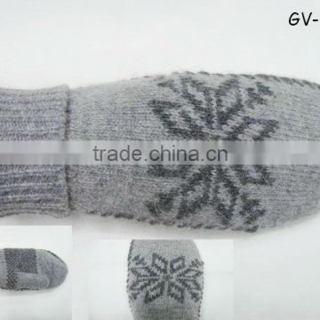 2013 Fashion acrylic snow glove