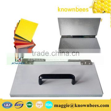 Hot sale manual beeswax foundation embossing machine with roller size 74*310mm