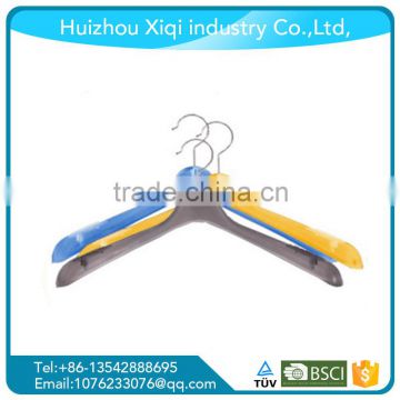 2016 Cheap Rubber Coated Clothes Plastic Hanger