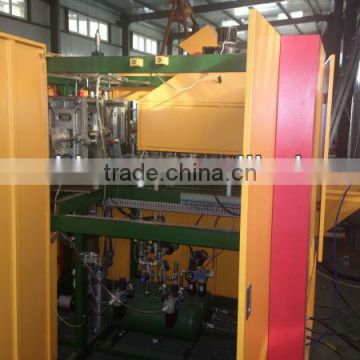 Automatic high temperature resisting bottles blowing machine