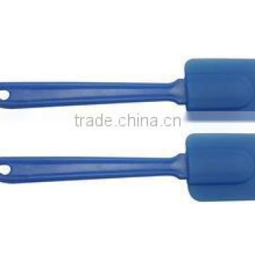 Professional manufacturer producing customized silicone spatula cake tools