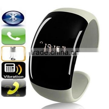 high quality bluetooth watch for iphone and samsung and other androids phone