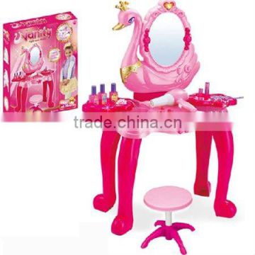 661-32 Cosmetic Table Plastic Swan