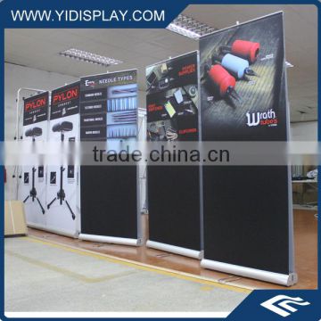 Standing scrolling roll up banner stand