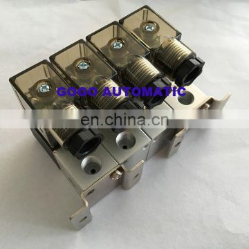 4pcs with a manifold 3 way Pneumatic Aluminium solenoid valve 3V1-06 1/8" BSP AC220V micro direct acting gas electric valve