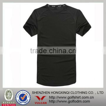 men's black polyester mesh t-shirt with slim fit design