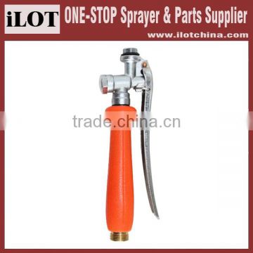 iLot metal trigger for sprayer