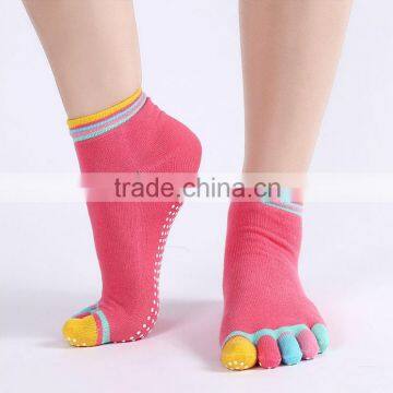 Cotton yoga socks with grips