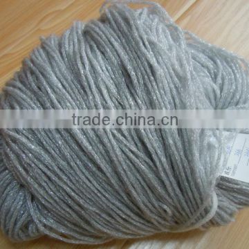 48%Metallic 26%Acrylic 26%Wool Spray yarn