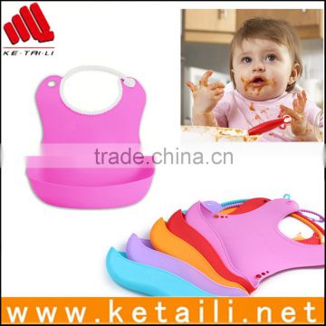 Alibaba New Products 100% Silicone Baby Safe Material Waterproof Soft Silicone Bandana Baby Bib                        
                                                Quality Choice