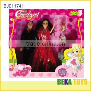 good quality roca doll toy with her happy family dolls