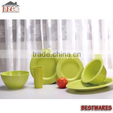 Solid color yellowish green covering with wave line dinnerware set