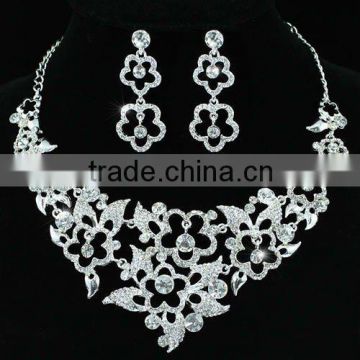 Vintage Style Queen Crystal Necklace Earrings Set CS1182