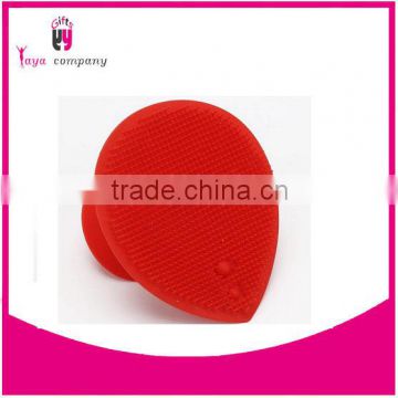 Soft deep cleaning silicone face brush