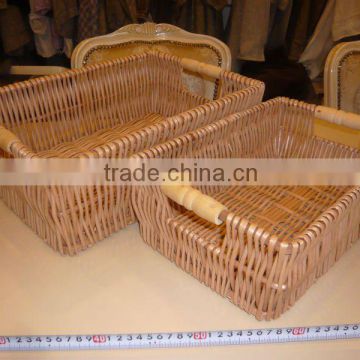 differet color and size beautiful wicker plate