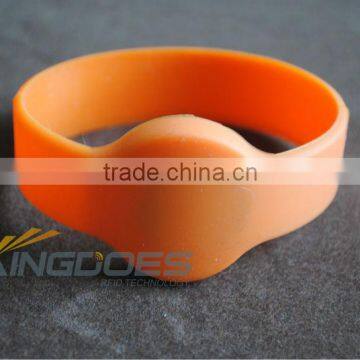 13.56MHz TK4100 RFID Silicone Wristband Customised Color