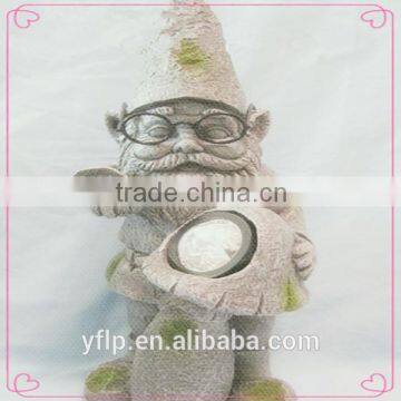 Polyresin Gnome with LED Light Figurine for Garden Decoration