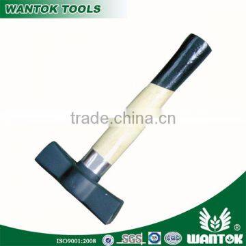 CN105 Spanish type stoning hammer with wooden handle
