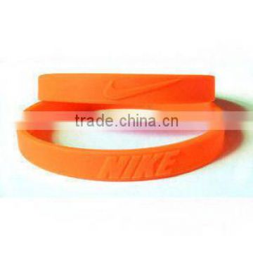 COLORFUL EMBOSSED SILICON WRISTBAND