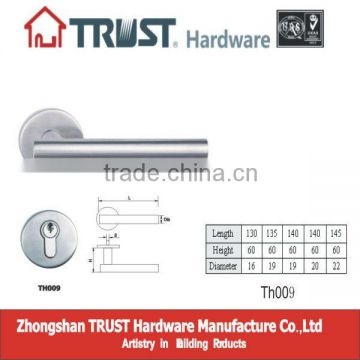 TH009:Trust Stainless Steel smooth door handle with Escutcheon