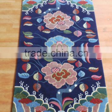 Flower pattern woollen carpet