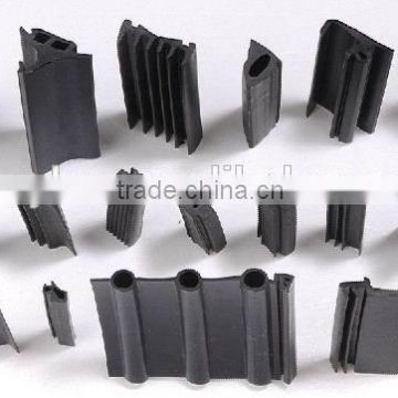 Extruded auto durable rubber strip