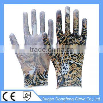 CE EN420 approved 13g poly leopard print gloves for General handing