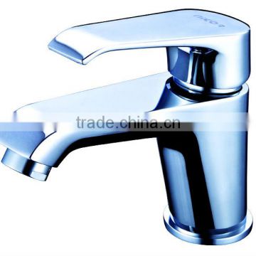 6804 Fashion High Quality Series Brass Cold and Hot Water Polished Chrome Bathroom Faucet with Single Lever