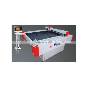 IECHO BK2516 Automatic Cutting Machine/ System for PVC Car Mat Car Mats and Carpets