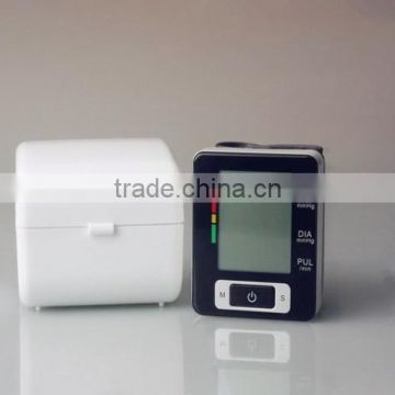 hospital use backlight display blood pressure monitor digital wrist blood pressure device made in china EG-W06