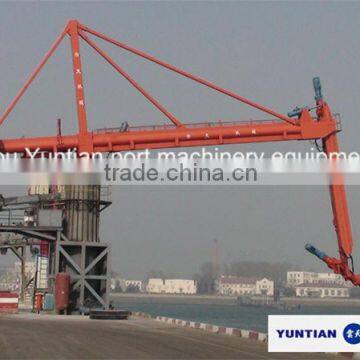 Screw bulk material ship unloader