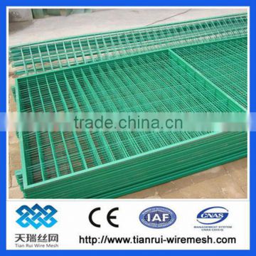 electric galvanized chain link fencing net with post and caps