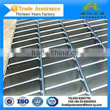 Heavy duty 30mm pitch round compound steel bar grating