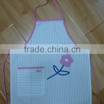 children kitchen apron&painting apron with customized logo cotton fabric new design pink flower embroidered