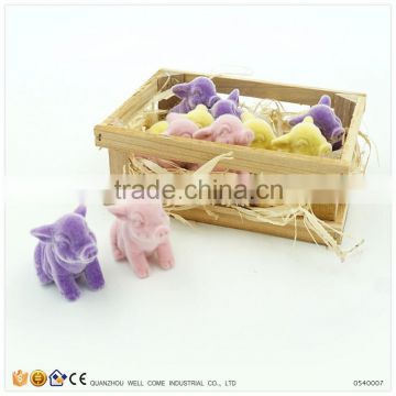Hot Sale Modern Wooden Box Packiing Resin Decorative Pigs for Sale