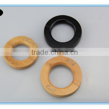 LM951 round wood ring hangers for jeans