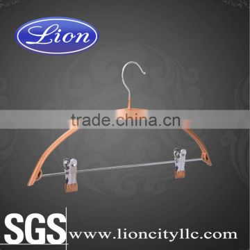 LEC-M5045 PVC coated metal hanger with clips