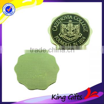 China manufacturers custom made metal flower shaped lapel pin