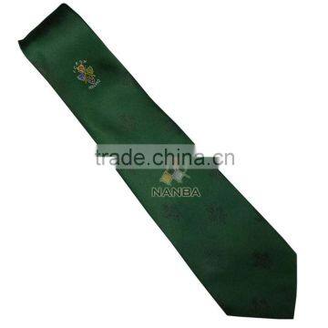 Club plain tie in green with logo