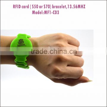 Custom Logo Electronic RFID Swimming Pool Chip Bracelet Key Card