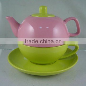 teapot and cup&saucer