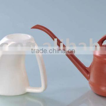 Plastic teapot